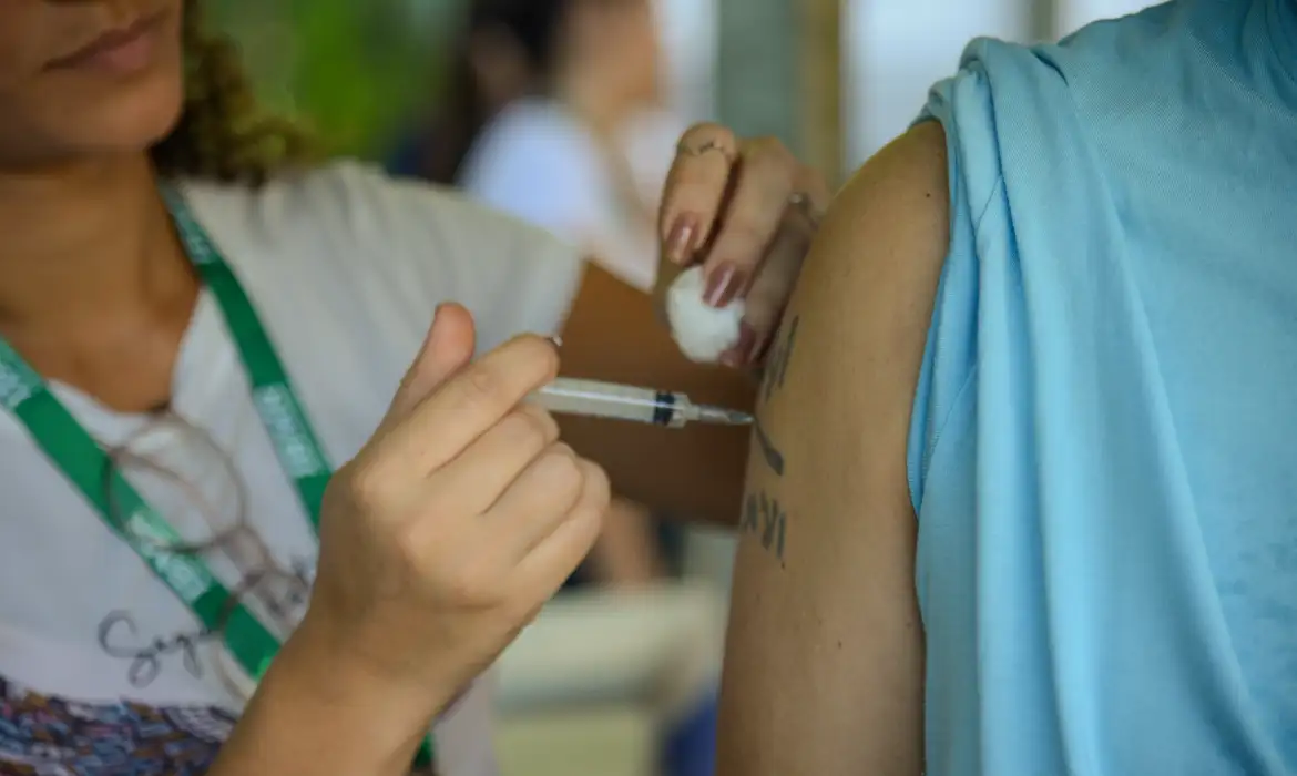 Você está visualizando atualmente Dia D de vacinação contra gripe: Unidades Básicas de Saúde se mobilizam neste sábado (10)