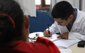 Leia mais sobre o artigo Mais médicos 2025: 1,6 mil municípios vão receber profissionais selecionados em último edital