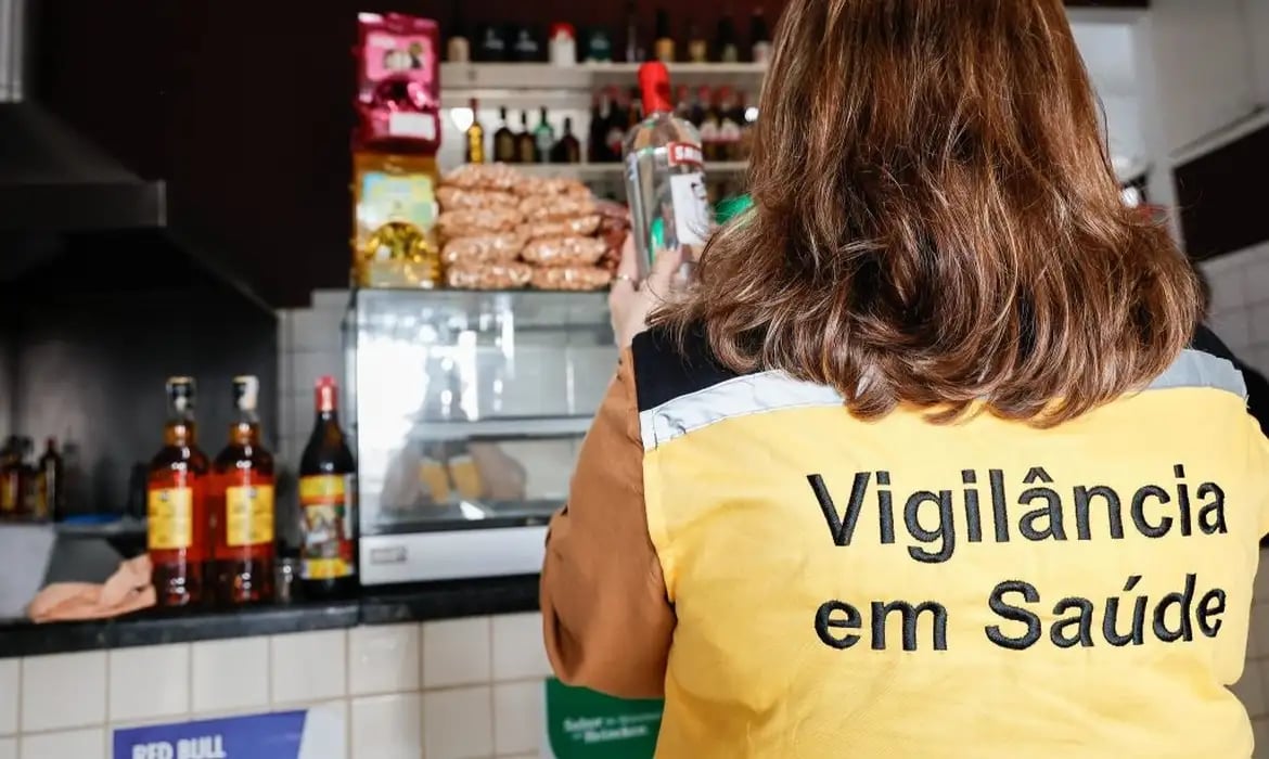 Você está visualizando atualmente Brasil registra 24 casos confirmados de intoxicação por metanol