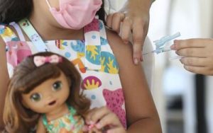 Leia mais sobre o artigo Vacinação: Dia D mobiliza país neste sábado (18)