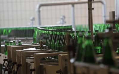 Você está visualizando atualmente Câmara aprova até 15 anos de prisão para quem adulterar bebidas e gerar mortes