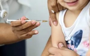Leia mais sobre o artigo Caderneta em dia no Amazonas: Ministério da Saúde reforça importância da vacinação de crianças e adolescentes